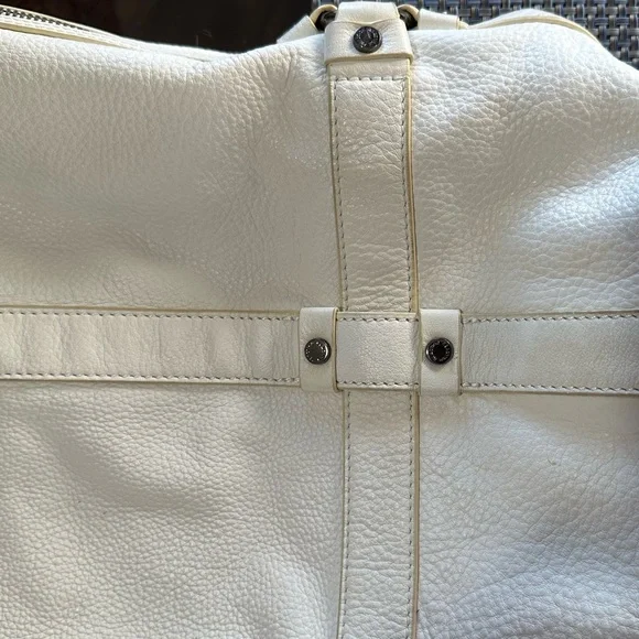 Kenneth Cole Reaction White Genuine Leather Bag.